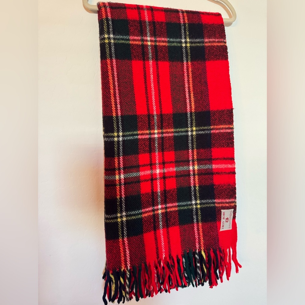 Red and Black Plaid Throw Blanket